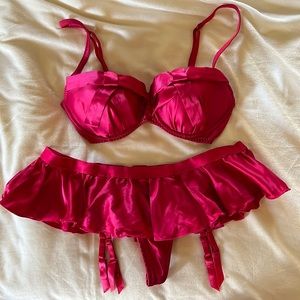 VS Vintage Garter/bra set